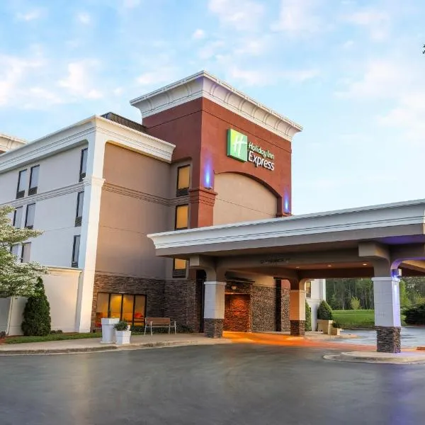 Holiday Inn Express Burlington, an IHG Hotel, hotel en Elon