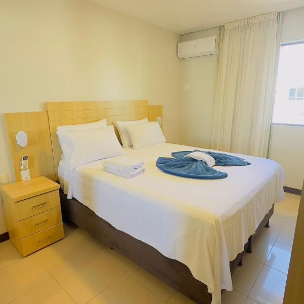 Apartamento 412 lindo de 2 quartos com vista do lago - Foto 2
