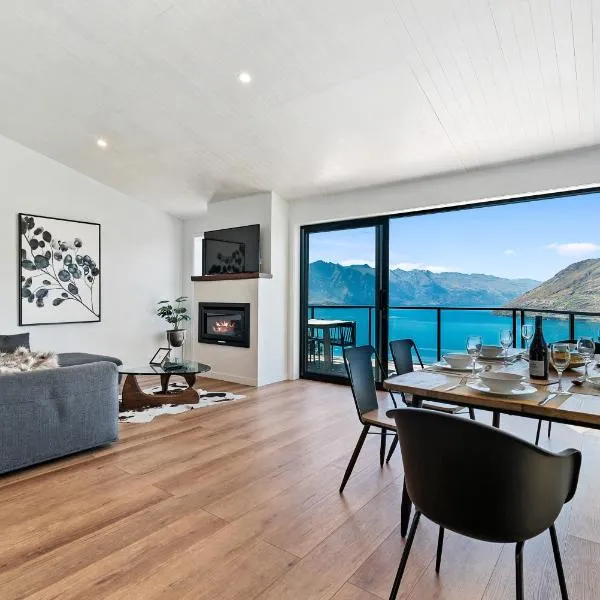 Modern Luxe House with Magnificent View, hotel a Queenstown