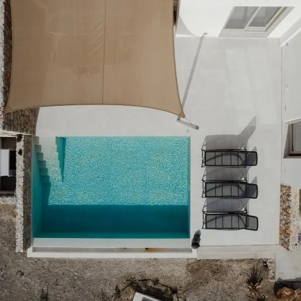 Rizes Villas Santorini with private pool, hotel v destinaci Perissa