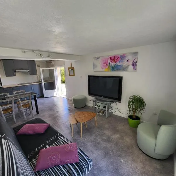 Jolie T2 indépendant dans une villa, hotel en Solliès-Ville