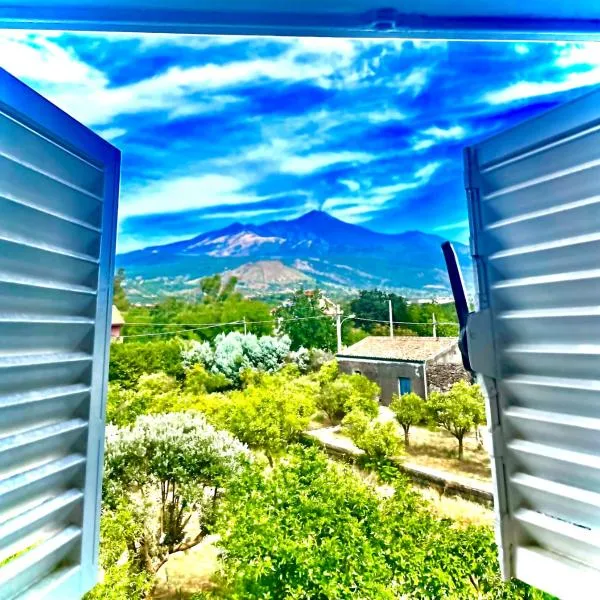 Linden House Etna, hotel in Aci SantʼAntonio