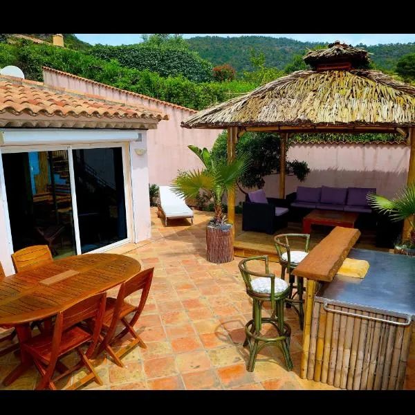 Dans Bâtisse traditionnelle appartement de la plage et terrasse Bali, hotel v destinaci Le Rayol-Canadel-sur-Mer