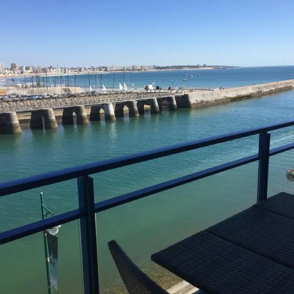 Vue exceptionnelle sur chenal, océan, baie des Sables, hotel di La Chaume