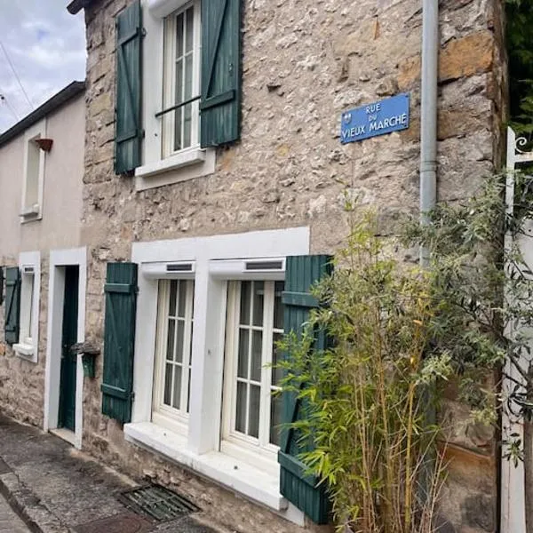 Charme et Calme au Cœur de ville, hotel in Moret-sur-Loing