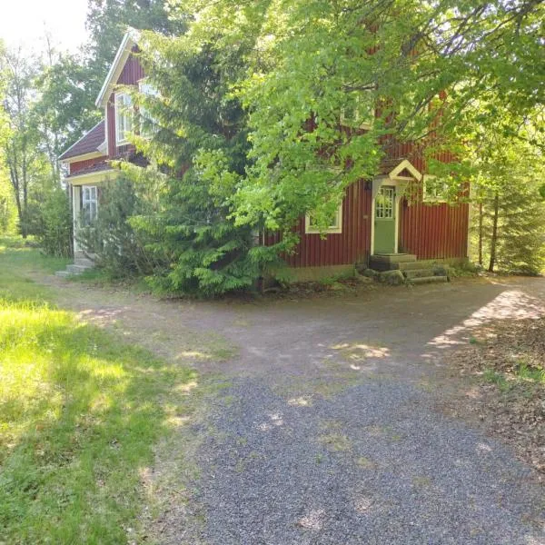 Gamla Lärarbostaden, hotel v destinaci Lenhovda