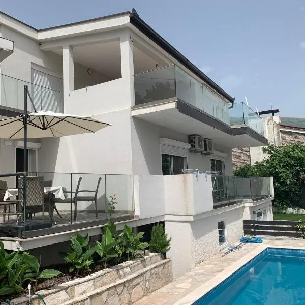 Villa DanDan Sutomore, hotel in Zagrađe