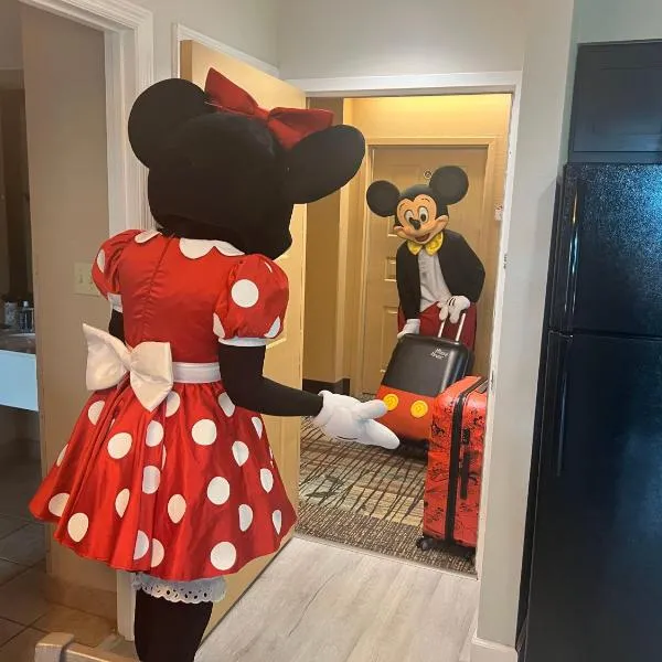 3 beds Disney FREE Shuttle PARKING No Resort Fee, hotel in Orlando