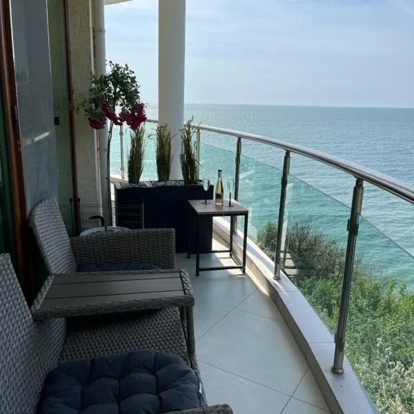 Golf Coast Boutique Studio with sea view, hotel in Topola