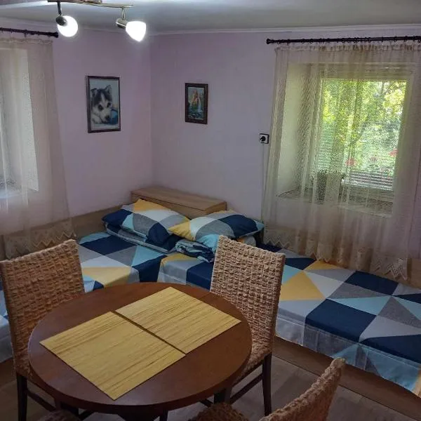Lovely studio in Dragoman with garden and garage、Dragomanのホテル