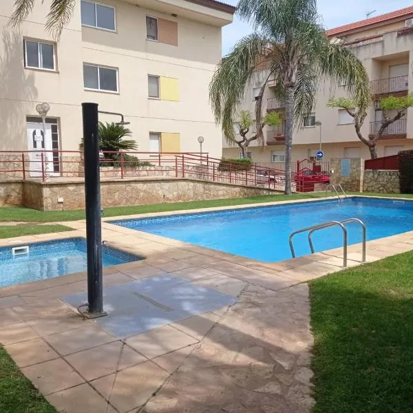 Apartamento con piscina, hotell i Les Cases d'Alcanar