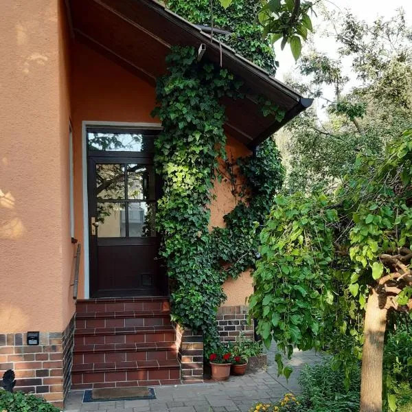 Ferienwohnung Luise, gemütlich, freundlich und ganz nah an Berlin, hotel in Oranienburg