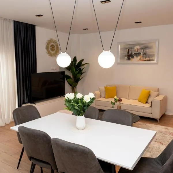 Luxury Lakeview Apartment in Pogradec, hotel in Pogradec
