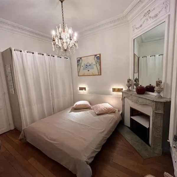 Grande chambre privée sur jardin arboré, hotel v Paříži