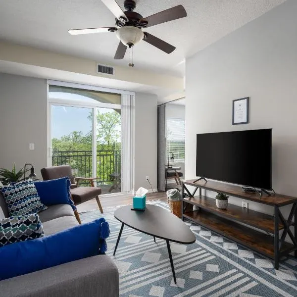HUGE New Apartment, Free Parking, Near Mayo!, hotel v destinaci Rochester