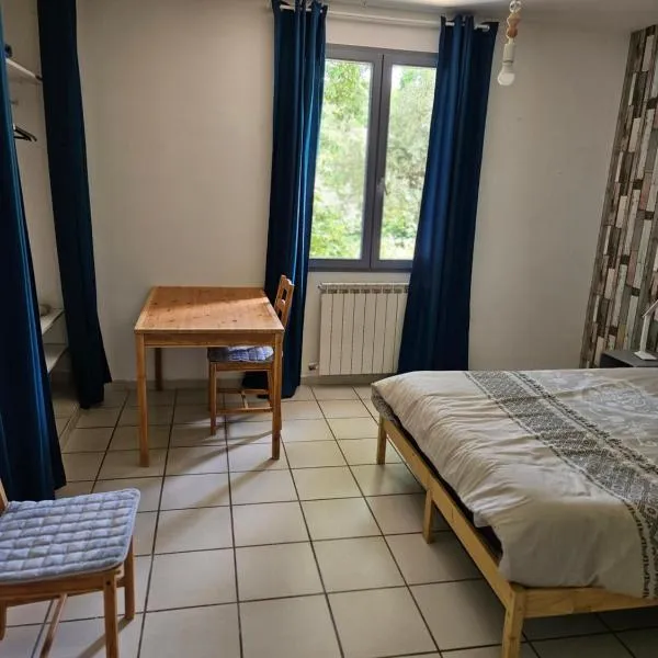 Le temps d'une pause ! Petit-déjeuner inclus !, hotel em Servas