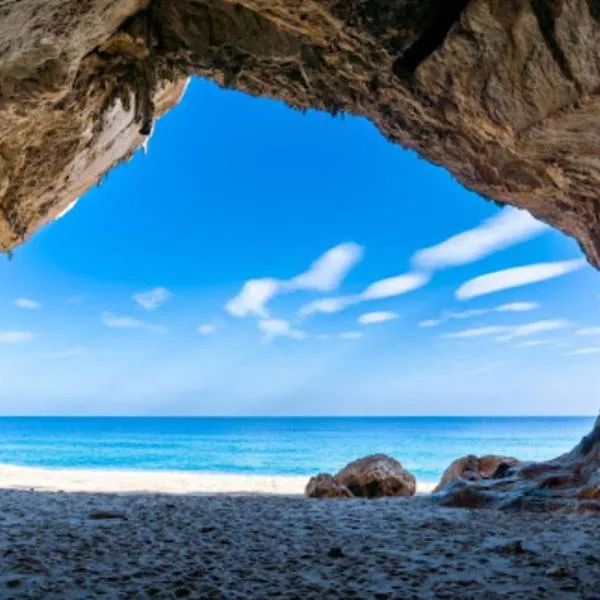 La Grotta Sardegna 5 Bedrooms each with a Private Ensuite Bathroom featuring a Hydromassage Shower Air Conditioning, hotel in Urzulei