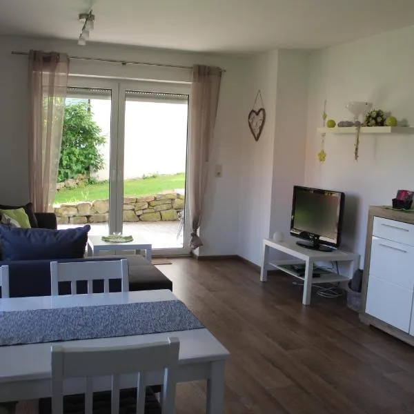 Ruhige Ferienwohnung in der Rhöner Natur, hotel in Schönau an der Brend