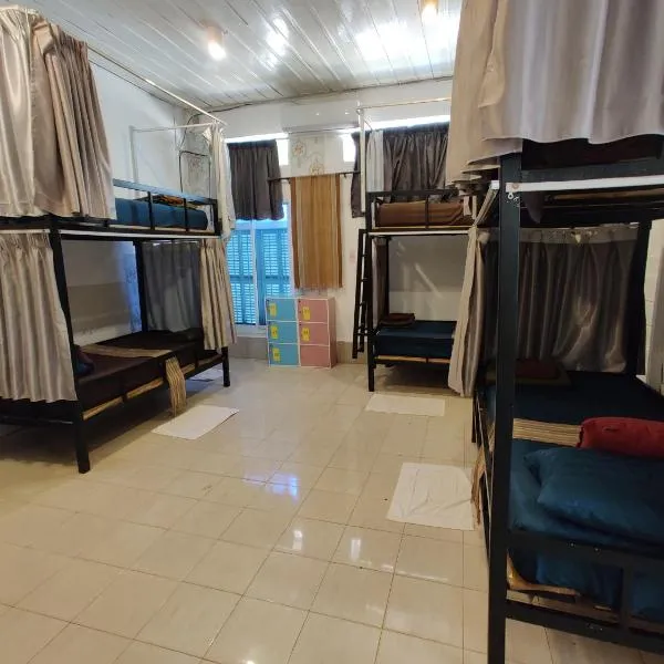 Via Hostel Pakse, hotel v destinaci Pakse