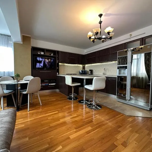 Luxury Nordic 46 Apartment, hotel in Suceava