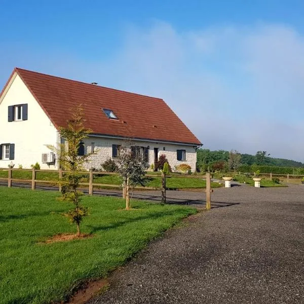 LE CLOS DES PRAIRIES Suite 2 grandes chambres – hotel w mieście Saint-Yan