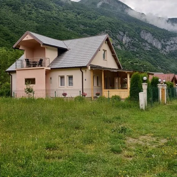 Breti's GuestHouse, hotel a Vusanje