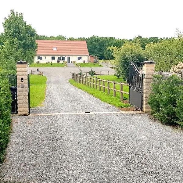 LE CLOS DES PRAIRIES Suite 2 grandes chambres, hotel v destinácii Saint-Yan