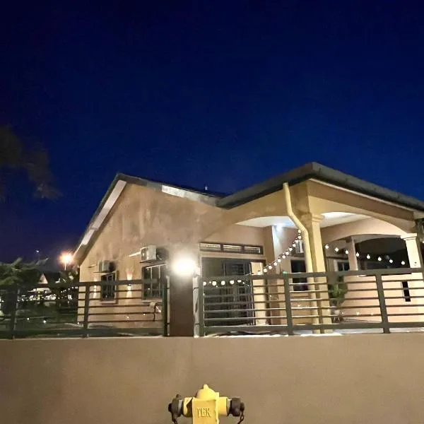Corner House - Three Bedroom Quayside Rimbayu Kg Lombong Jalan Kebun Puchong, hotel v destinaci Shah Alam