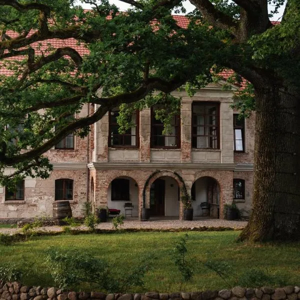 Pałac Wielka Wieś - "Pałac pod Dębem", hotel en Główczyce