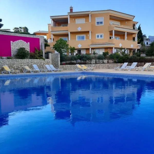 Lucie Lime GuestHouse, hotel in Luz
