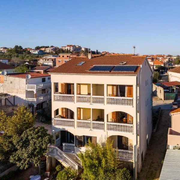 Vila Šima, hotel v Pakoštane