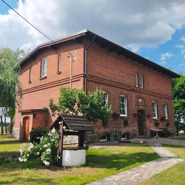 Dębowe dawna leśniczówka, hotel v destinaci Średnia Huta