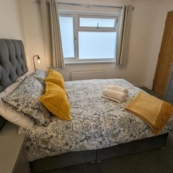 Chy Lowen Private rooms with kitchen, dining room and garden access close to Eden Project & beaches, hôtel à Saint Blazey