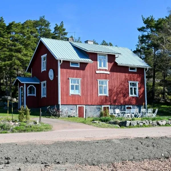 Strandhugget BnB, hotel v destinaci Sottunga