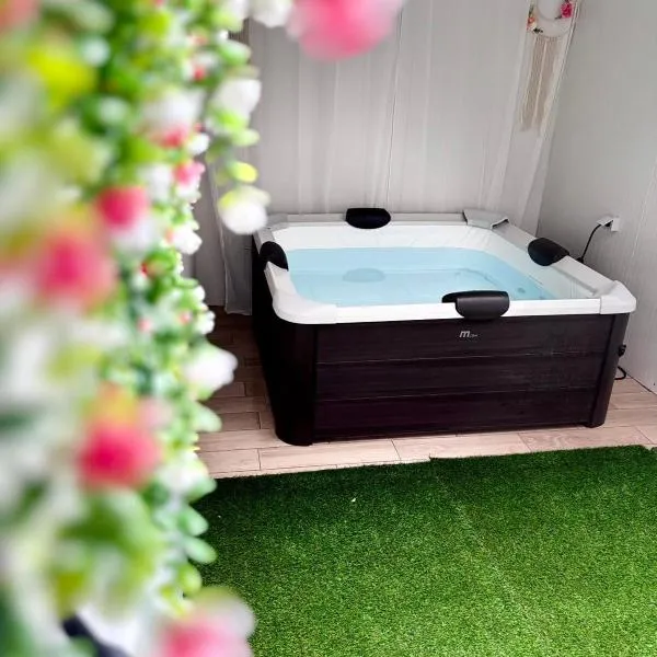 Jacuzzi Experience by perfect-living Ιωάννινα, hotel in Ioannina