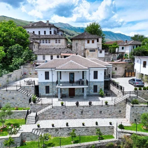 Castlefront Villa, hotel in Gjirokastër