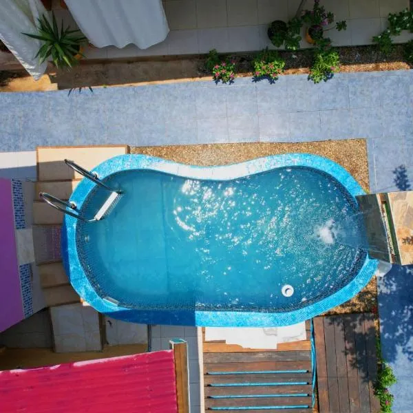 KORYARES HAUS-TAMBOPATA, hotel in Puerto Maldonado