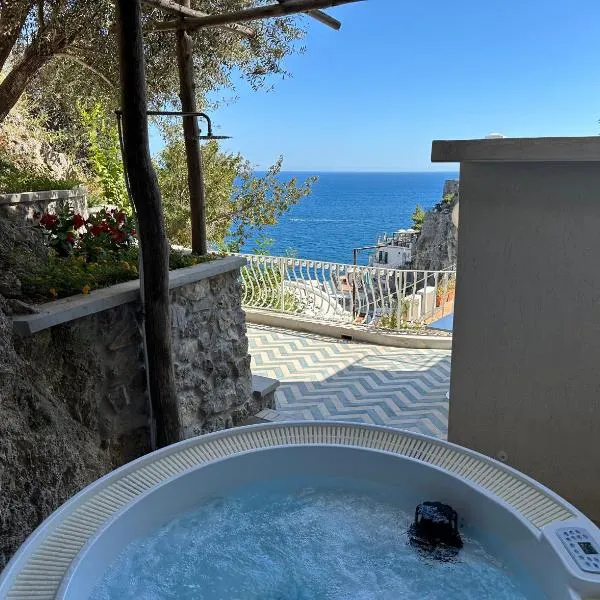 o' mar - Amalfi Coast Suite, hotel v destinaci Praiano