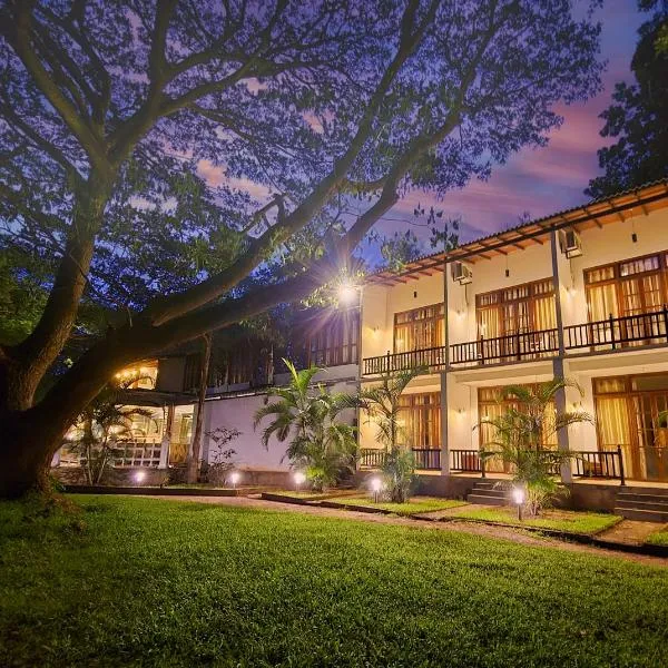 Grand Kalundawa Resort, hôtel à Dambulla