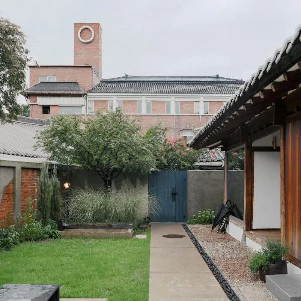 전주에 위치한 호텔 한옥마을 중심부 스테이까치