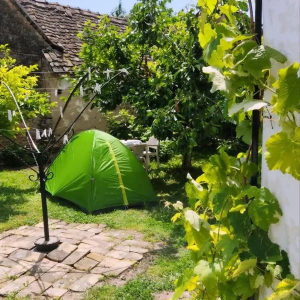 camping with sauna, hotell sihtkohas Krčedin