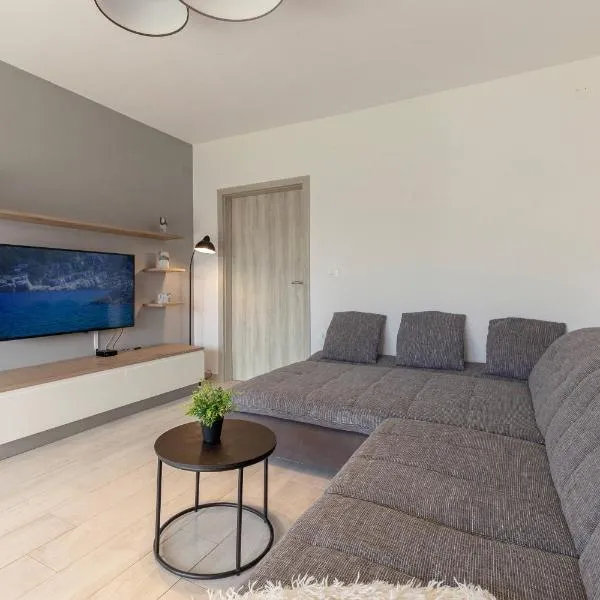 Bright Apartment, отель в Копере