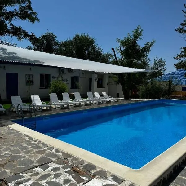 Мини отель"Olivka Club", hotel di (( Ili ))