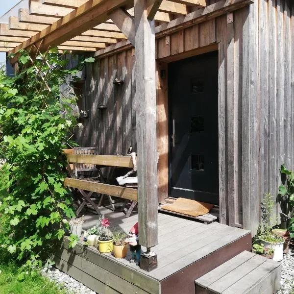 Behagliches Tiny House in Seenähe, hotel v destinaci Höchst