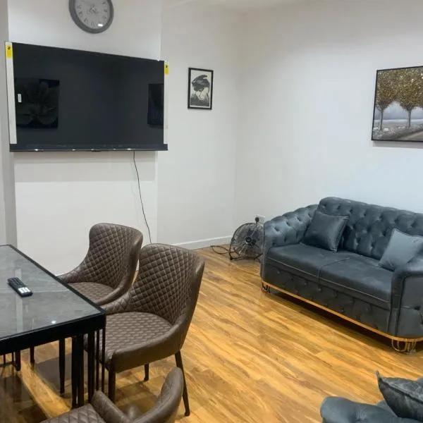 2 Bedroom Appartment, hotel in Barking