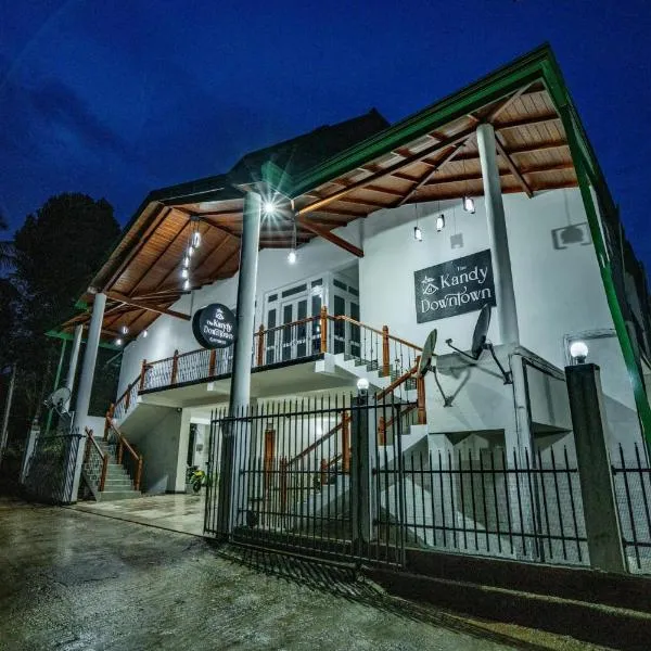 The KANDY DOWNTOWN Maroon House, hotel en Katugastota