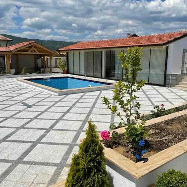 Boris House 5 bed Villa & Private Pool, khách sạn ở Strumyani