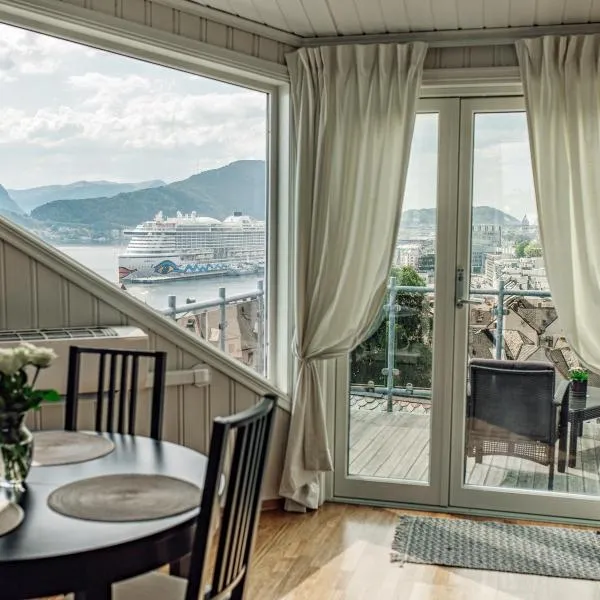 Panorama Apartment with 360 view of the city Ålesund, hotel a Ålesund
