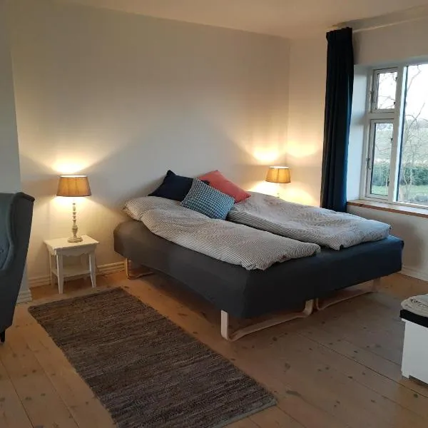 Mols Bed & Breakfast, hotel in Knebel