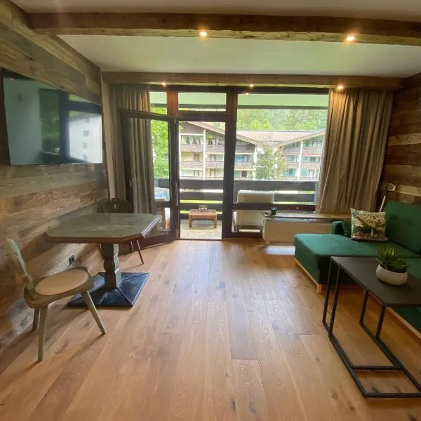 Chalet-Stil mit Pool und Bergblick, hotel sa Sankt Martin bei Lofer